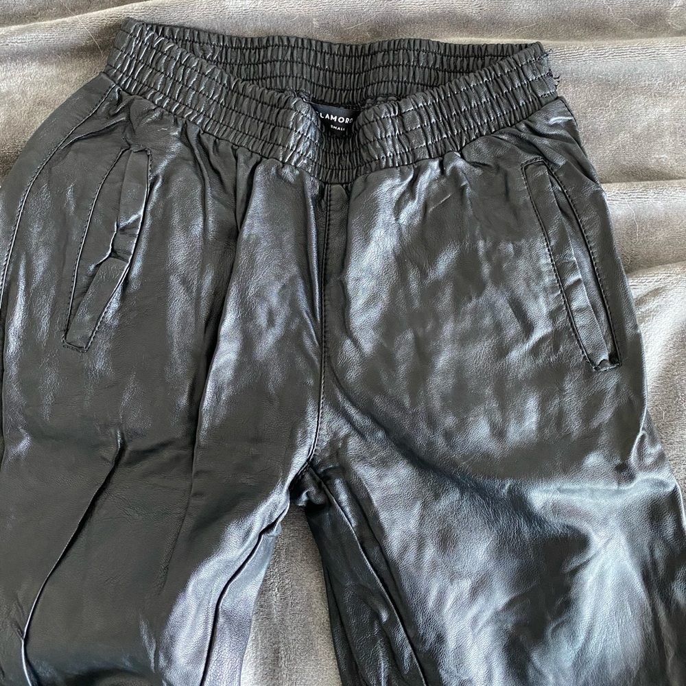 Leather joggings